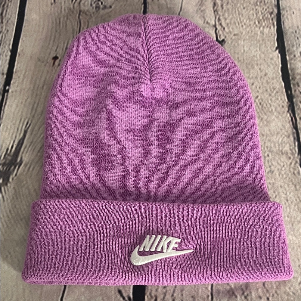 *Nike Peak Futura Beanie